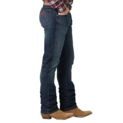 Wrangler Men's Retro Slim Fit Jeans -Western Wardrobe Sales Store 112322490 02