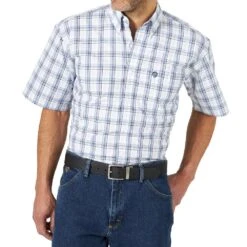 Wrangler Men's George Strait Navy Plaid Short Sleeve Buttondown