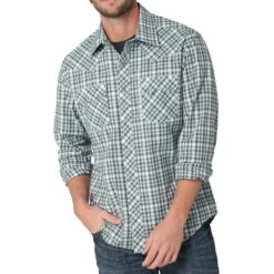 Wrangler Mens Retro Green Plaid Two Pocket Snap